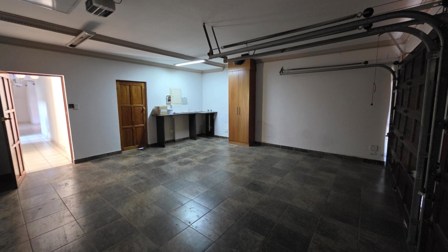 4 Bedroom Property for Sale in Ifafi North West